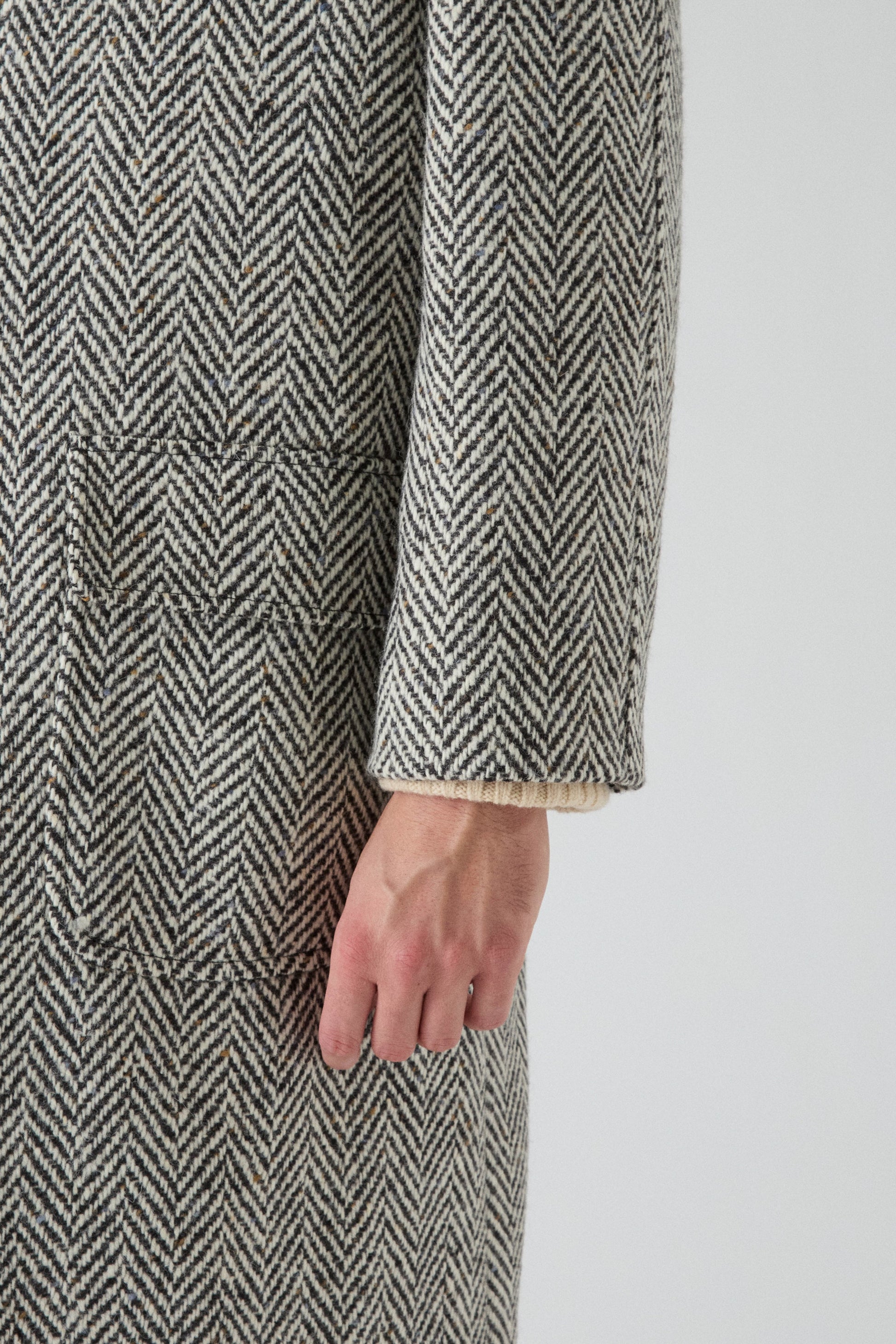 Nelson Tweed Raglan Coat - Charcoal/Cream Berg & Berg