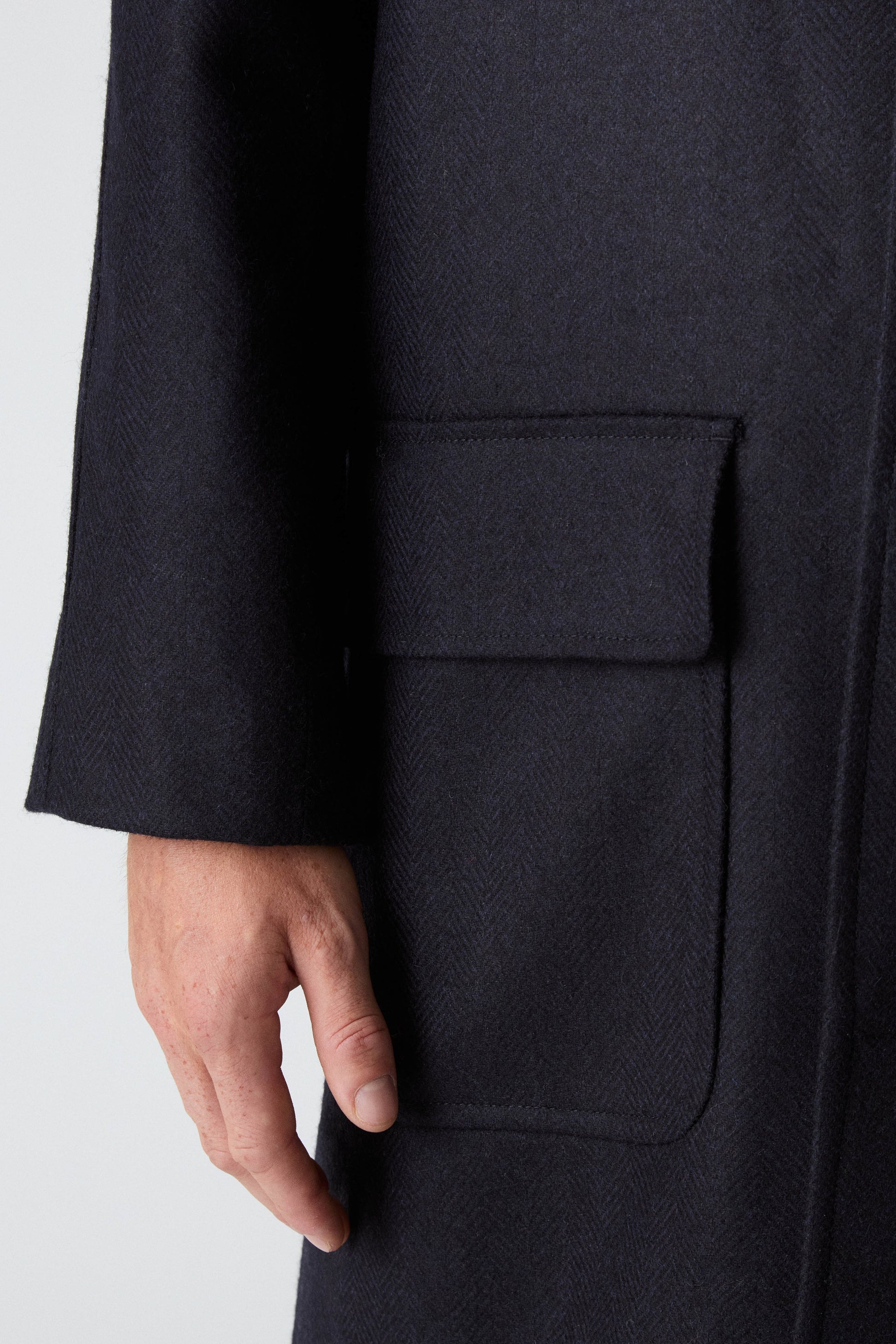 Nelson Tweed Raglan Coat - Navy | Berg & Berg