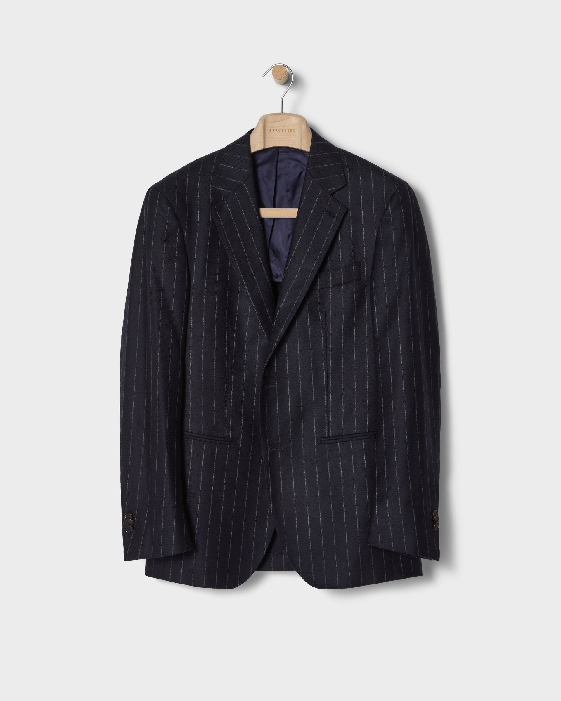 Dag Pinstripe Suit - Navy Berg & Berg