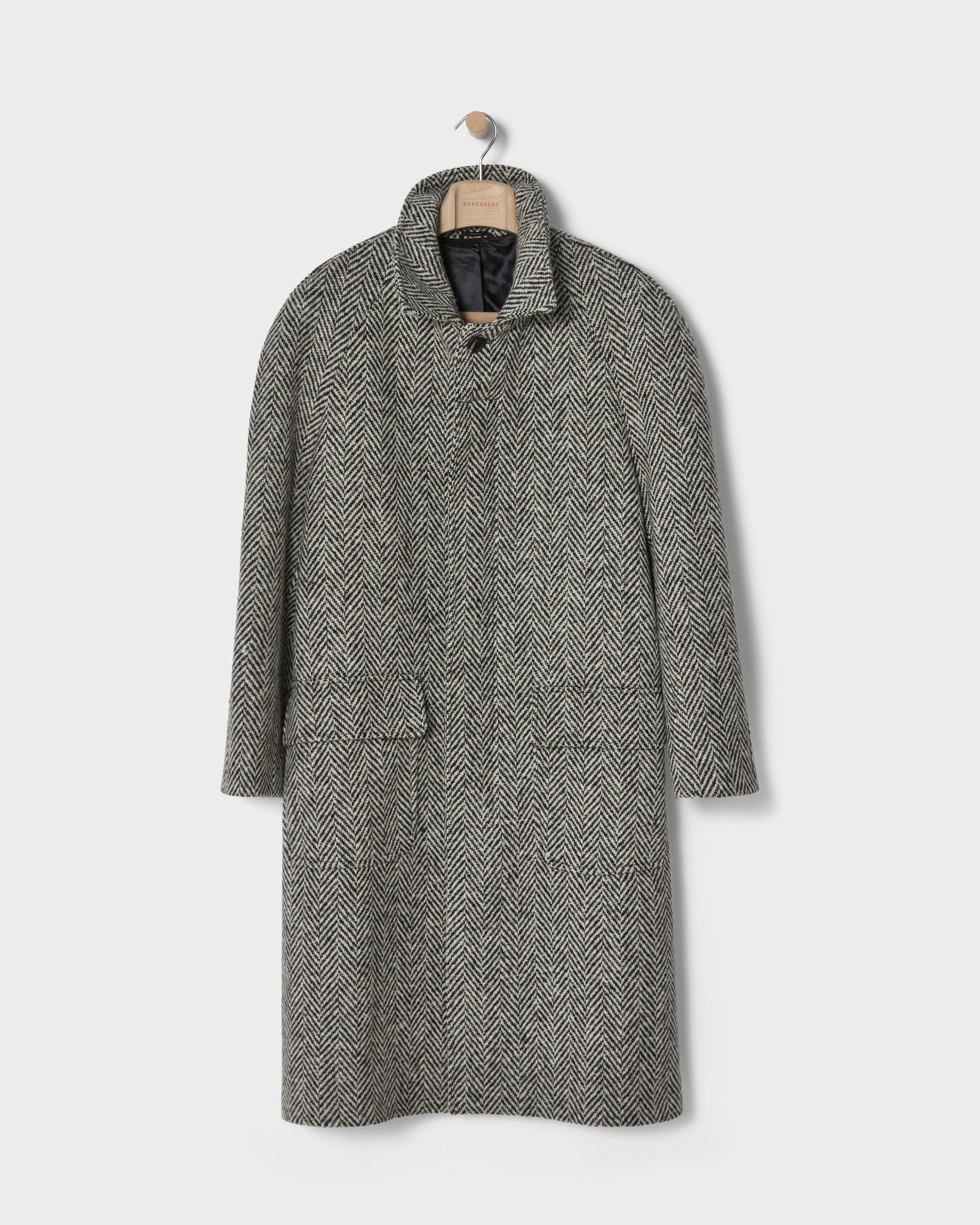 Nelson Tweed Raglan Coat - Charcoal/Cream Berg & Berg
