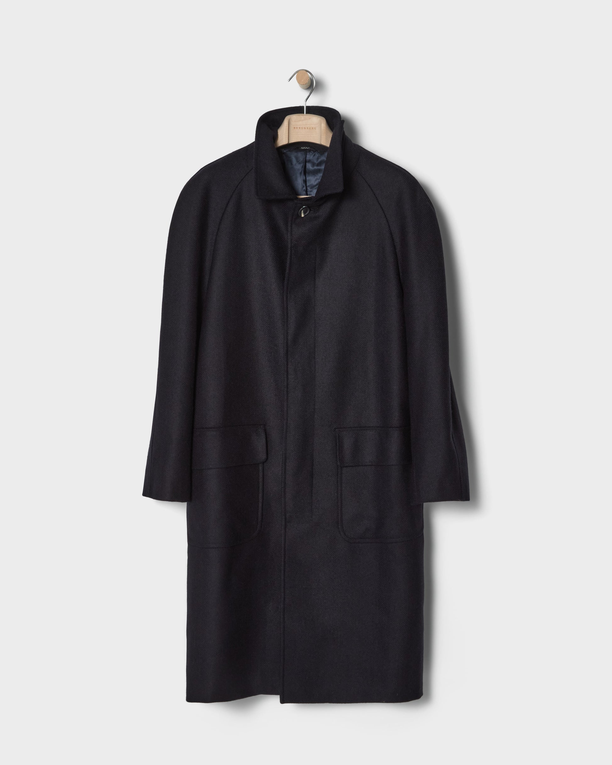 Nelson Tweed Raglan Coat - Navy Berg & Berg