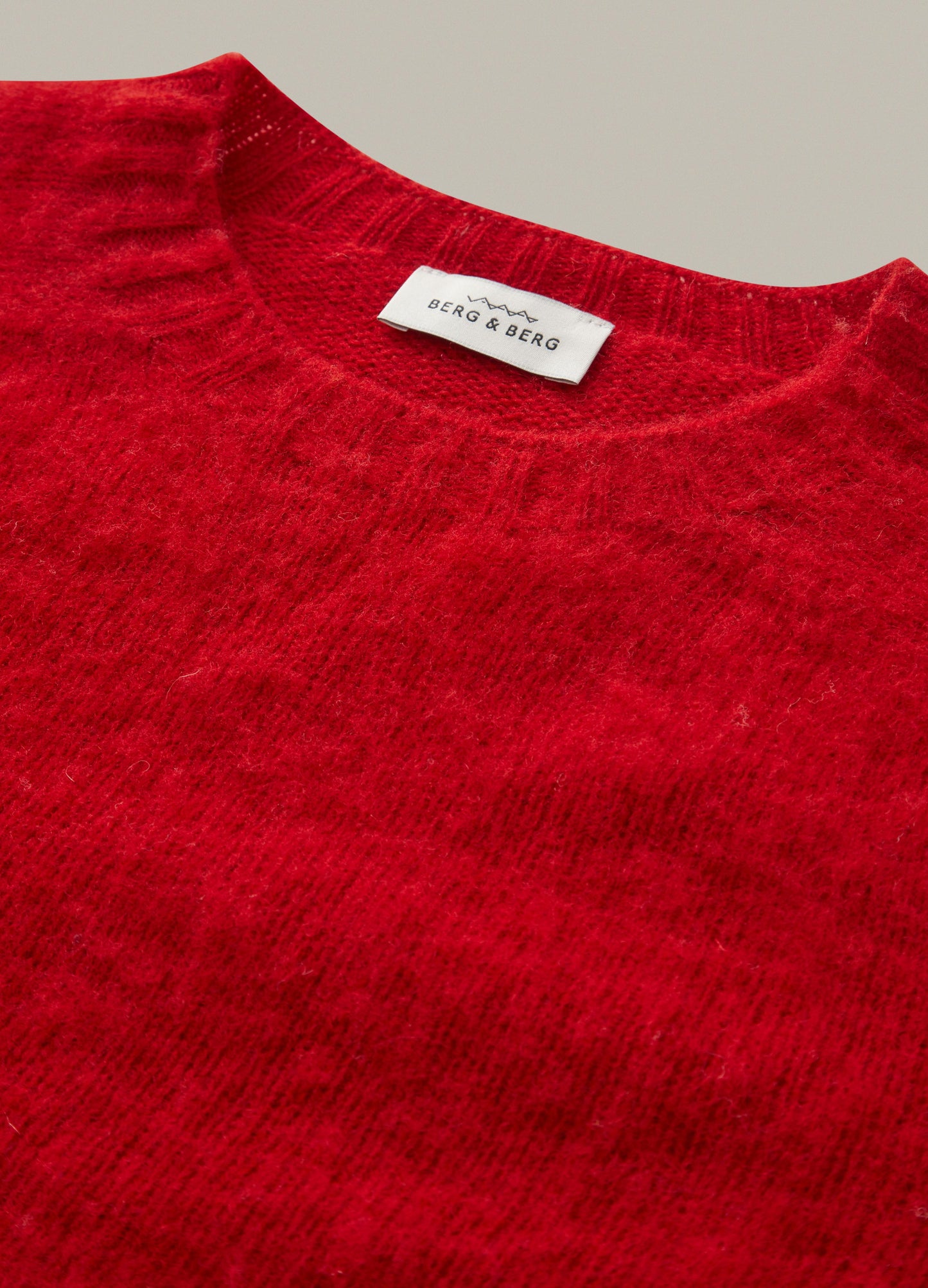 Bobbo Shaggy Crewneck - Red bergbergstore