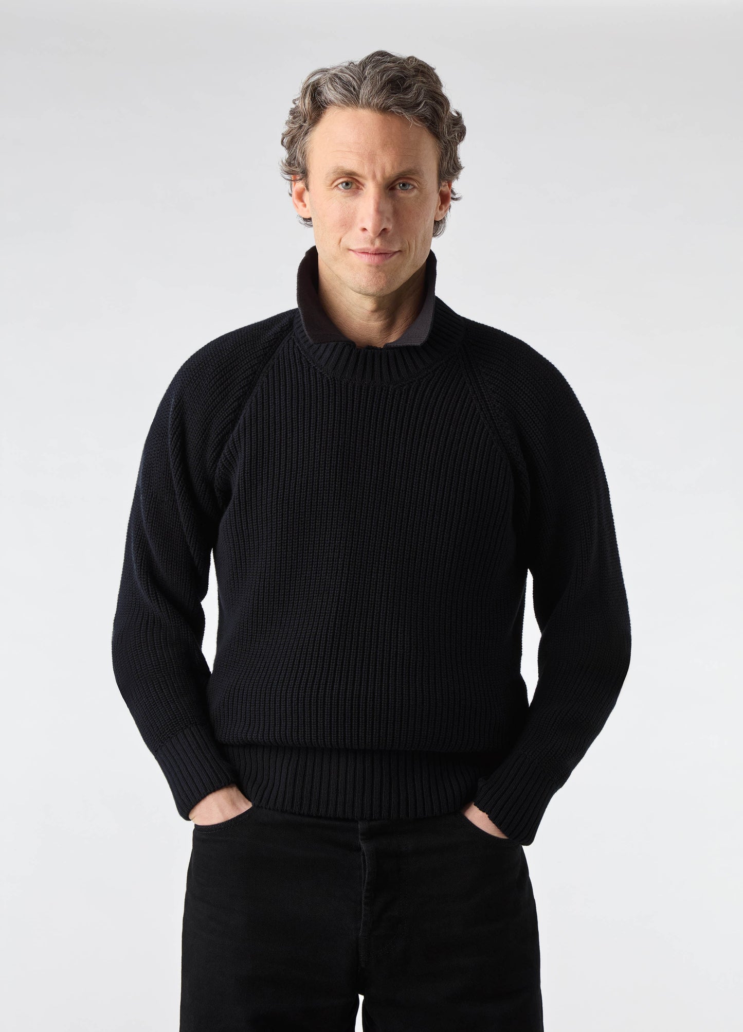 Bengt Raglan Sweater - Black | Berg & Berg