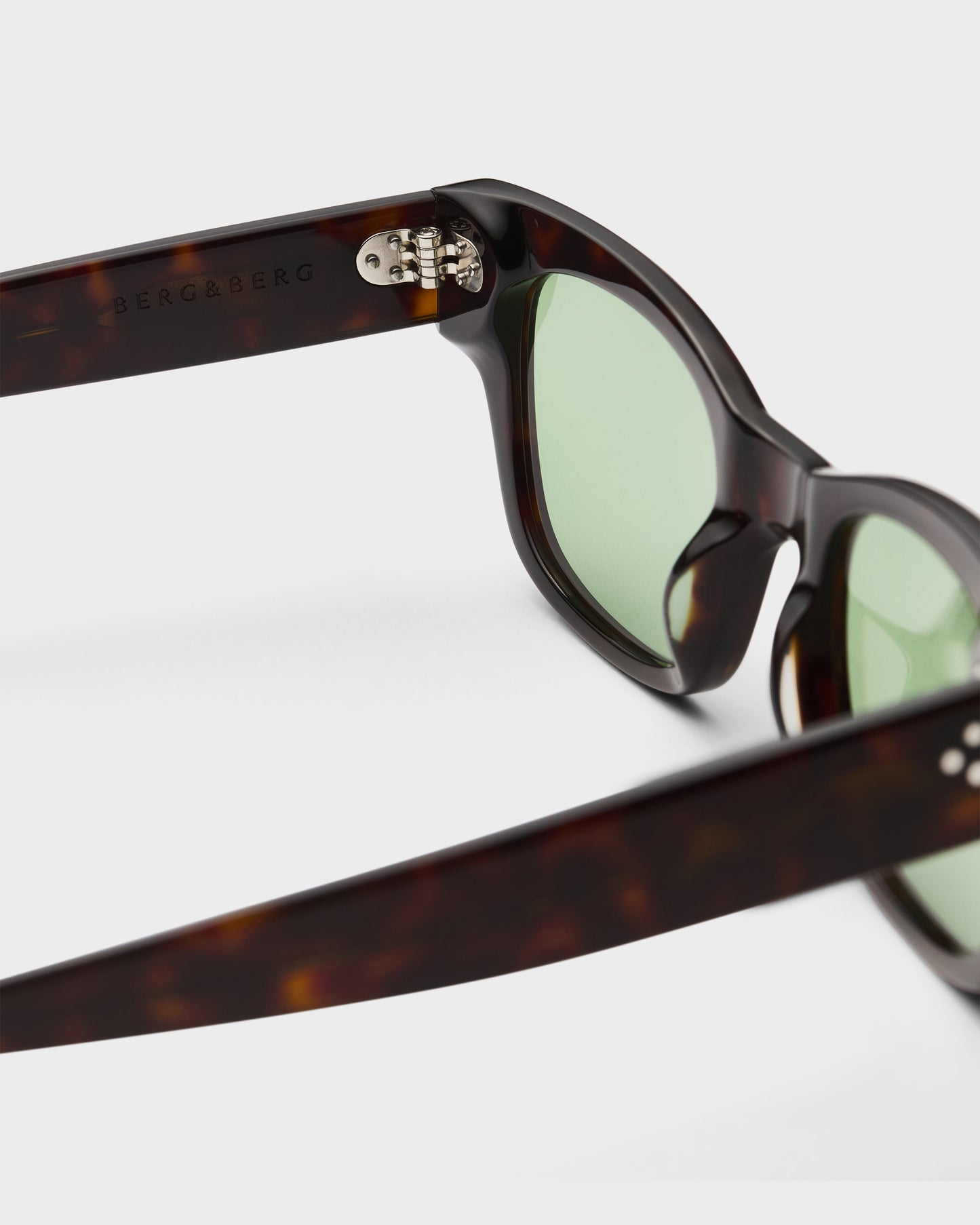 Gustav Sunglasses - Dark Brown Tortoise/Green Lenses bergbergstore