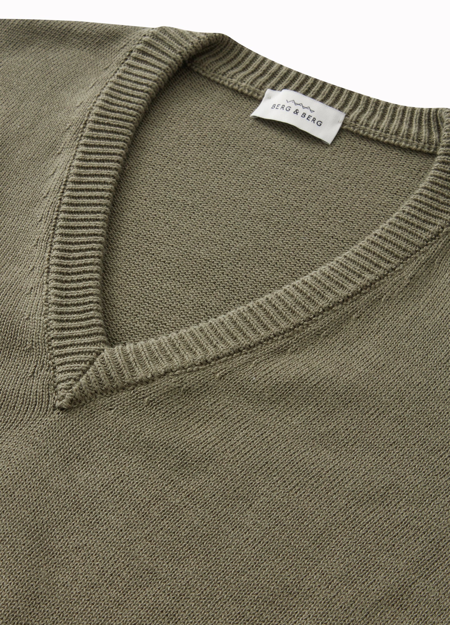 Björn V-Neck Sweater - Olive Berg & Berg
