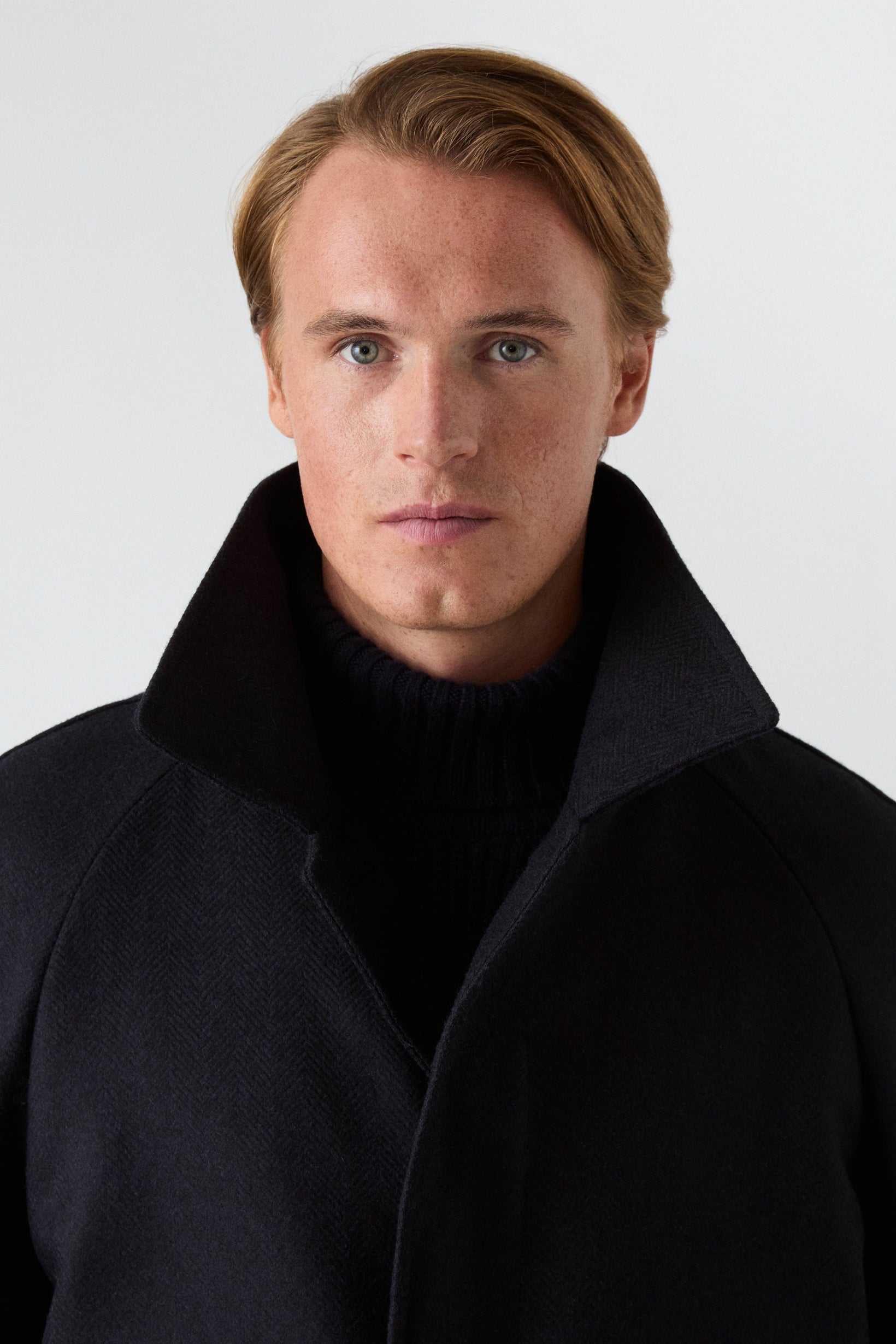 Nelson Tweed Raglan Coat - Navy | Berg & Berg