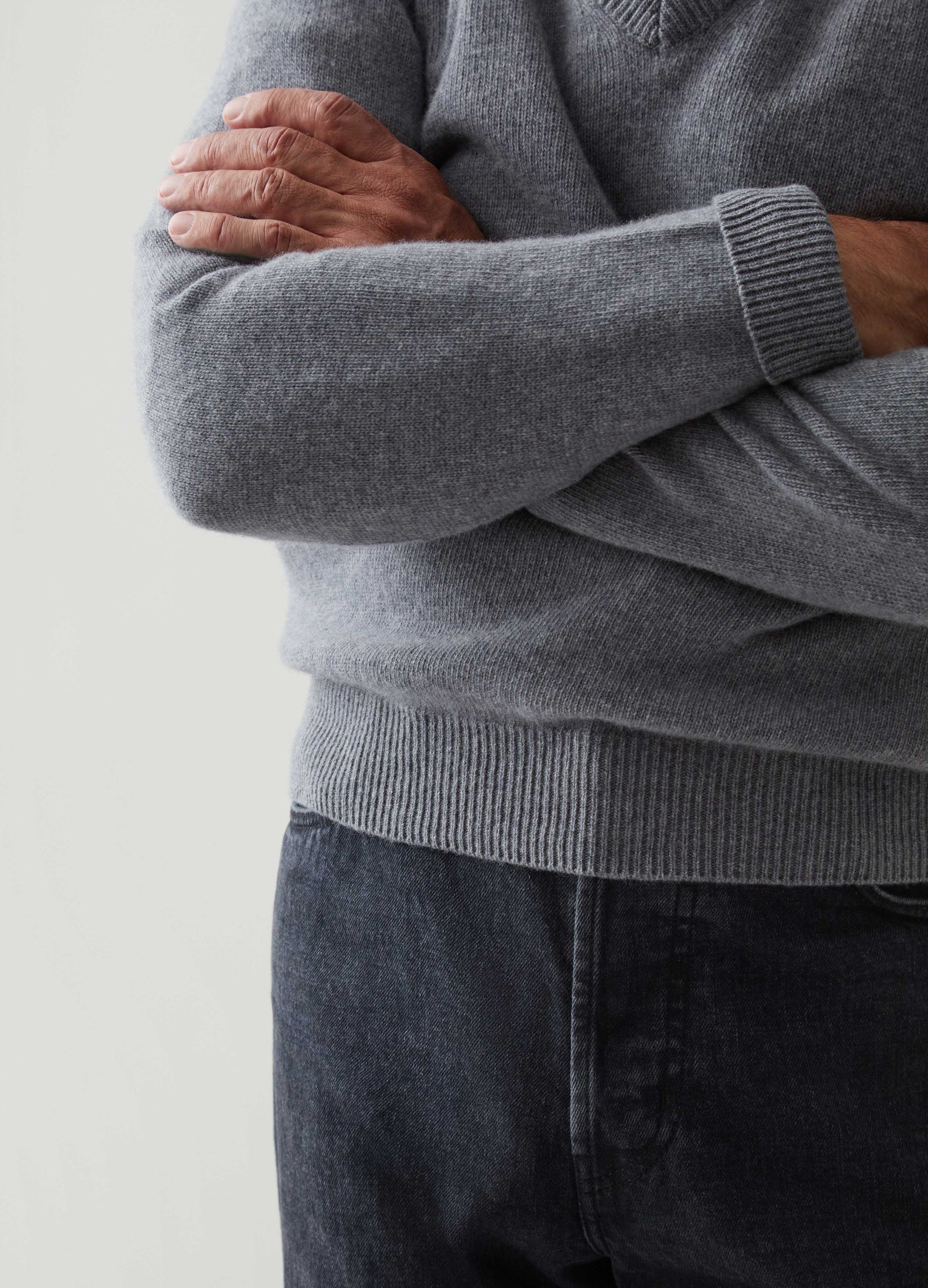 Björn V-Neck Sweater - Mid Grey Berg & Berg