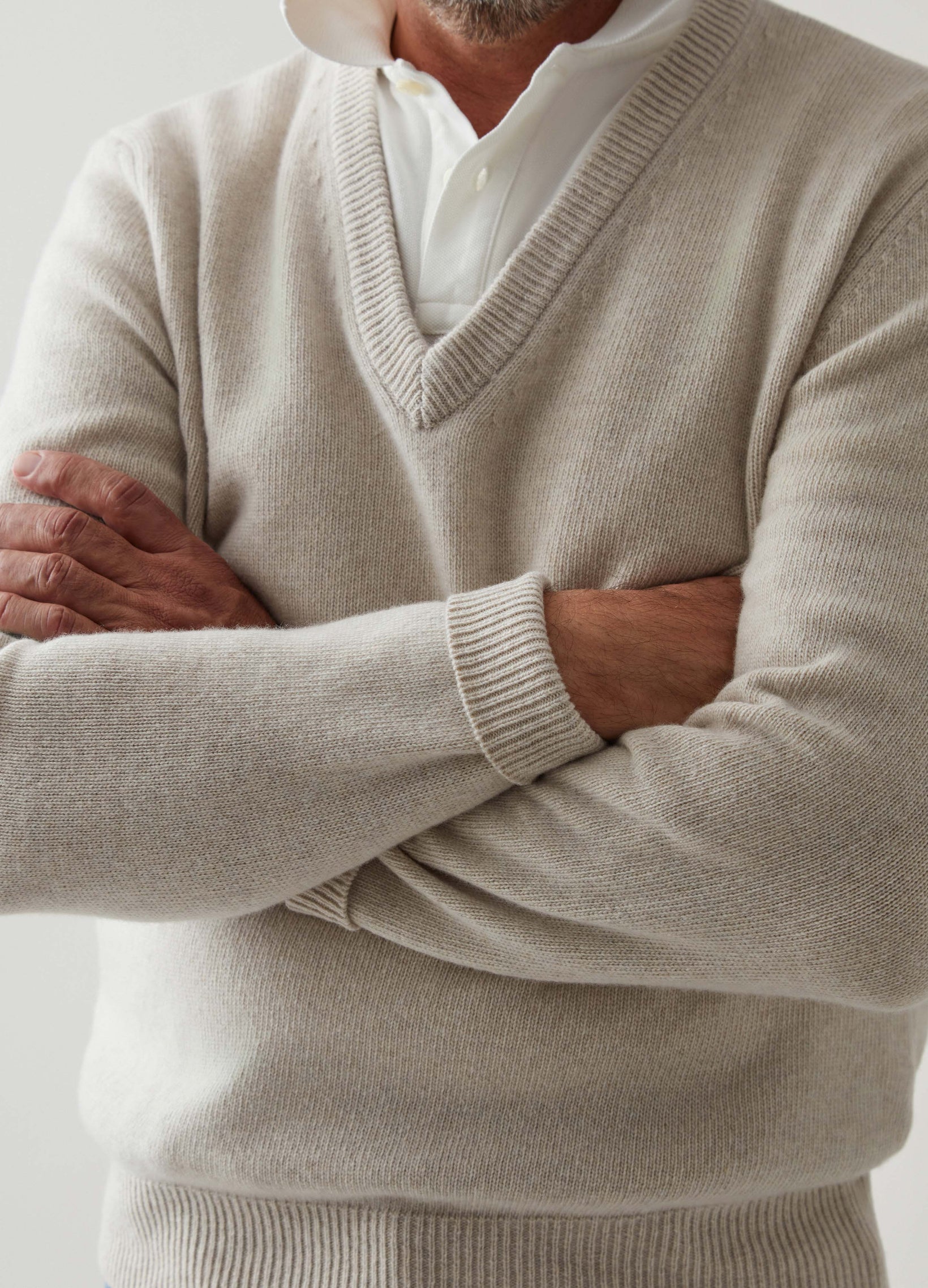 Björn V-Neck Sweater - Sand Berg & Berg