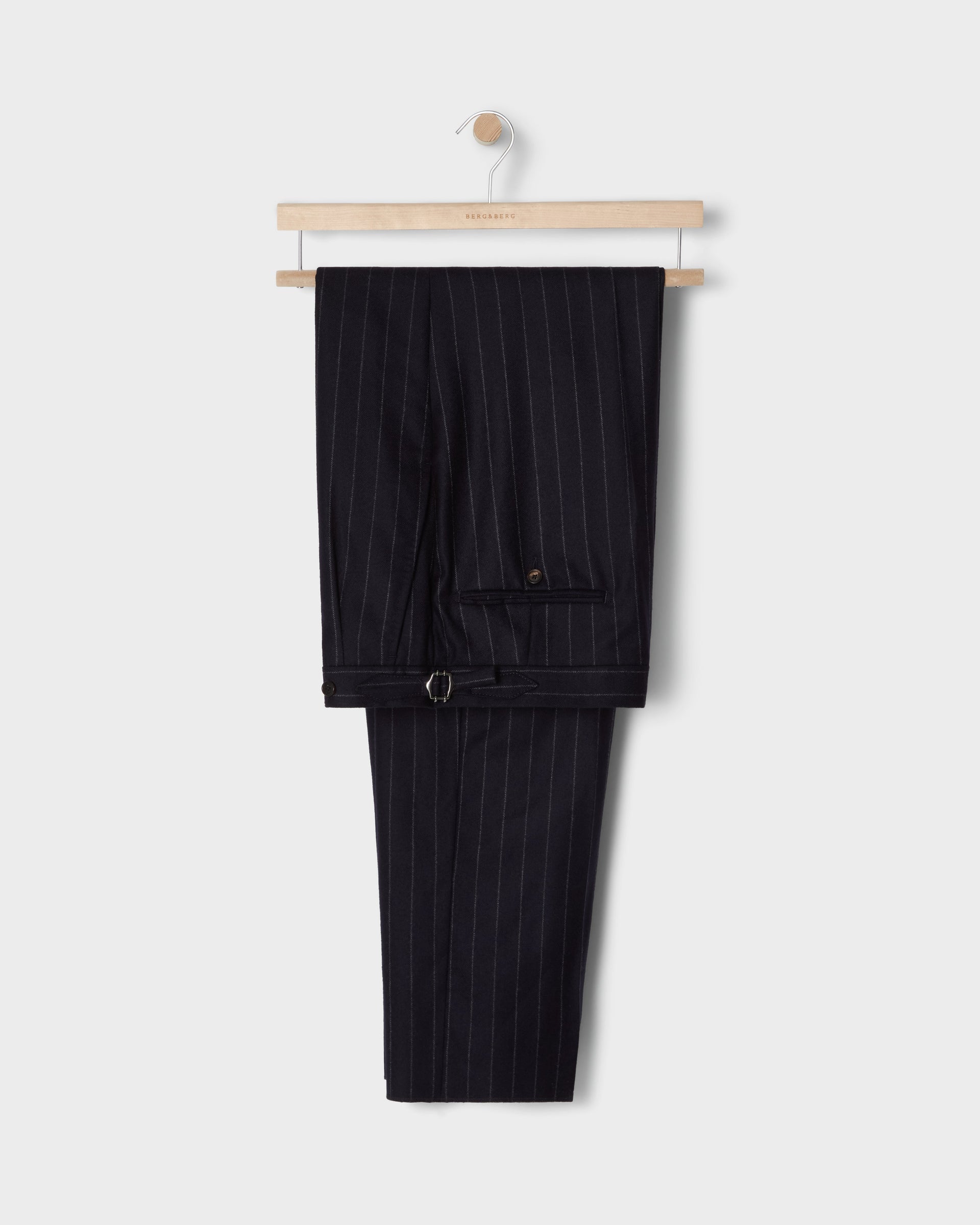 Dag Pinstripe Suit - Navy Berg & Berg