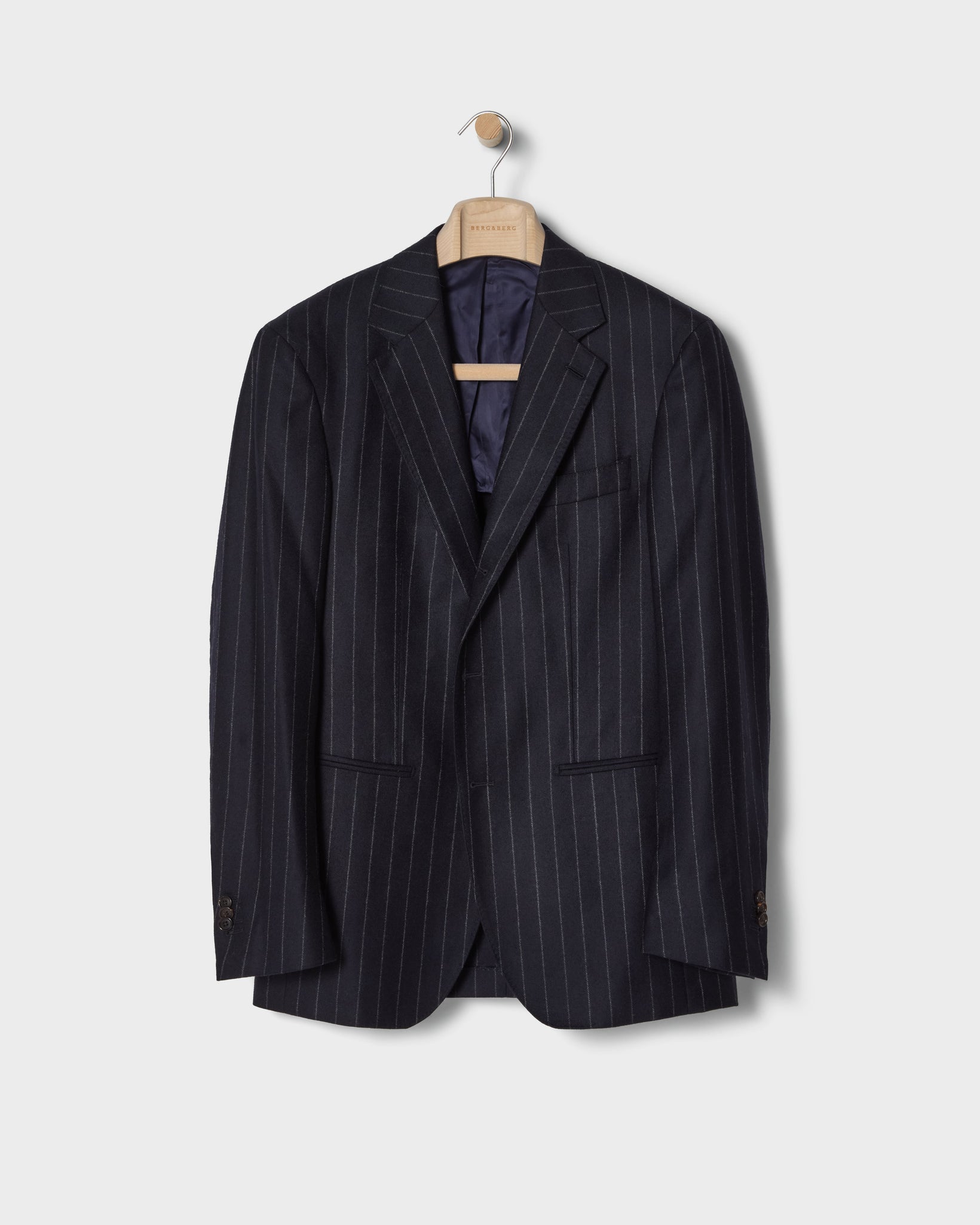 Dag Pinstripe Suit - Navy Berg & Berg
