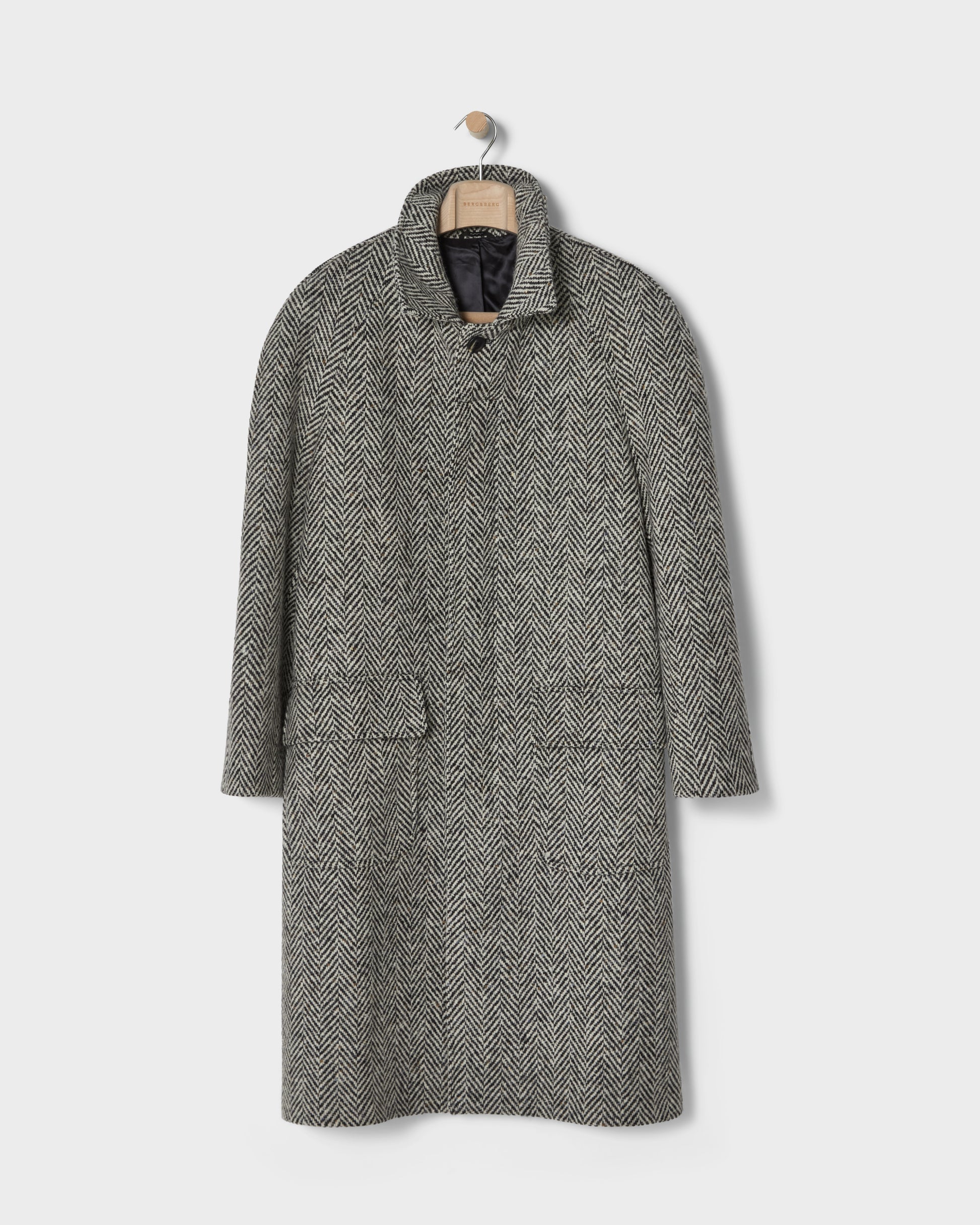 Nelson Tweed Raglan Coat - Charcoal/Cream Berg & Berg