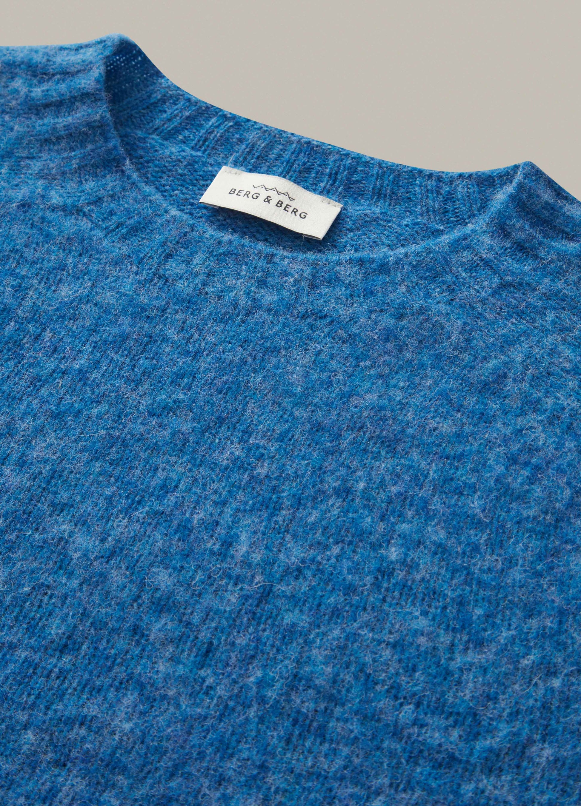 Bobbo Shaggy Crewneck - Blue bergbergstore
