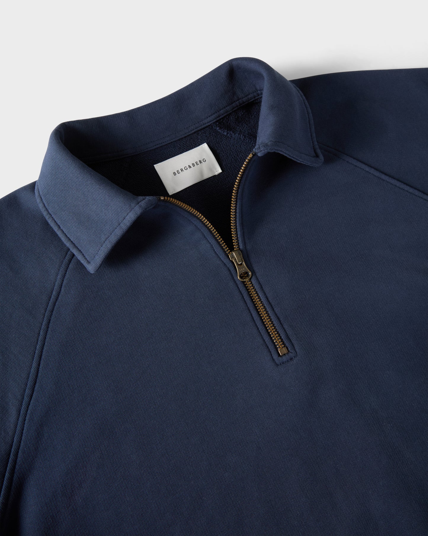 Truls Quarter Zip Raglan Sweatshirt - Navy Berg & Berg
