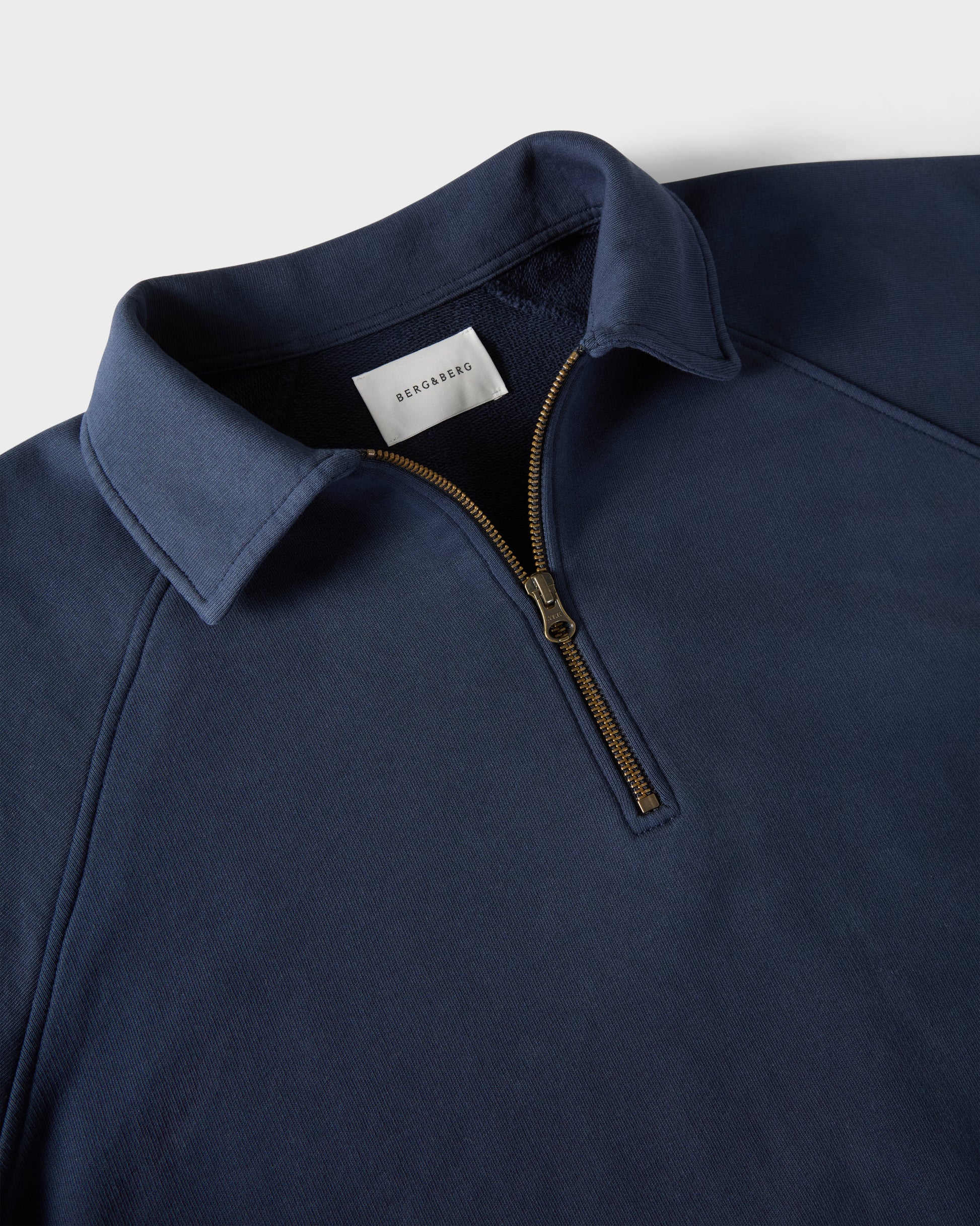 Truls Quarter Zip Raglan Sweatshirt - Navy Berg & Berg