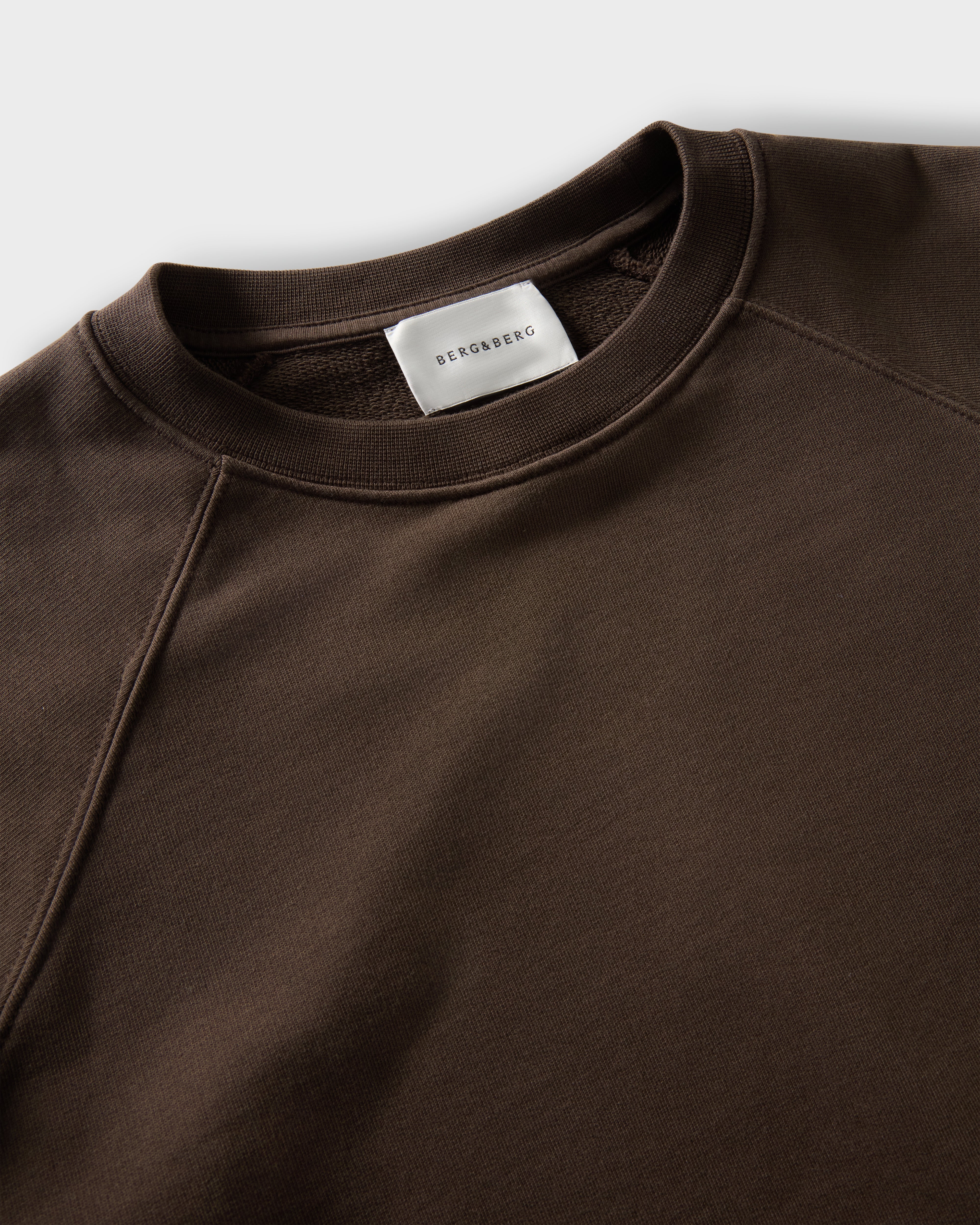 Tommy Raglan Sweatshirt - Dark Chocolate Berg & Berg
