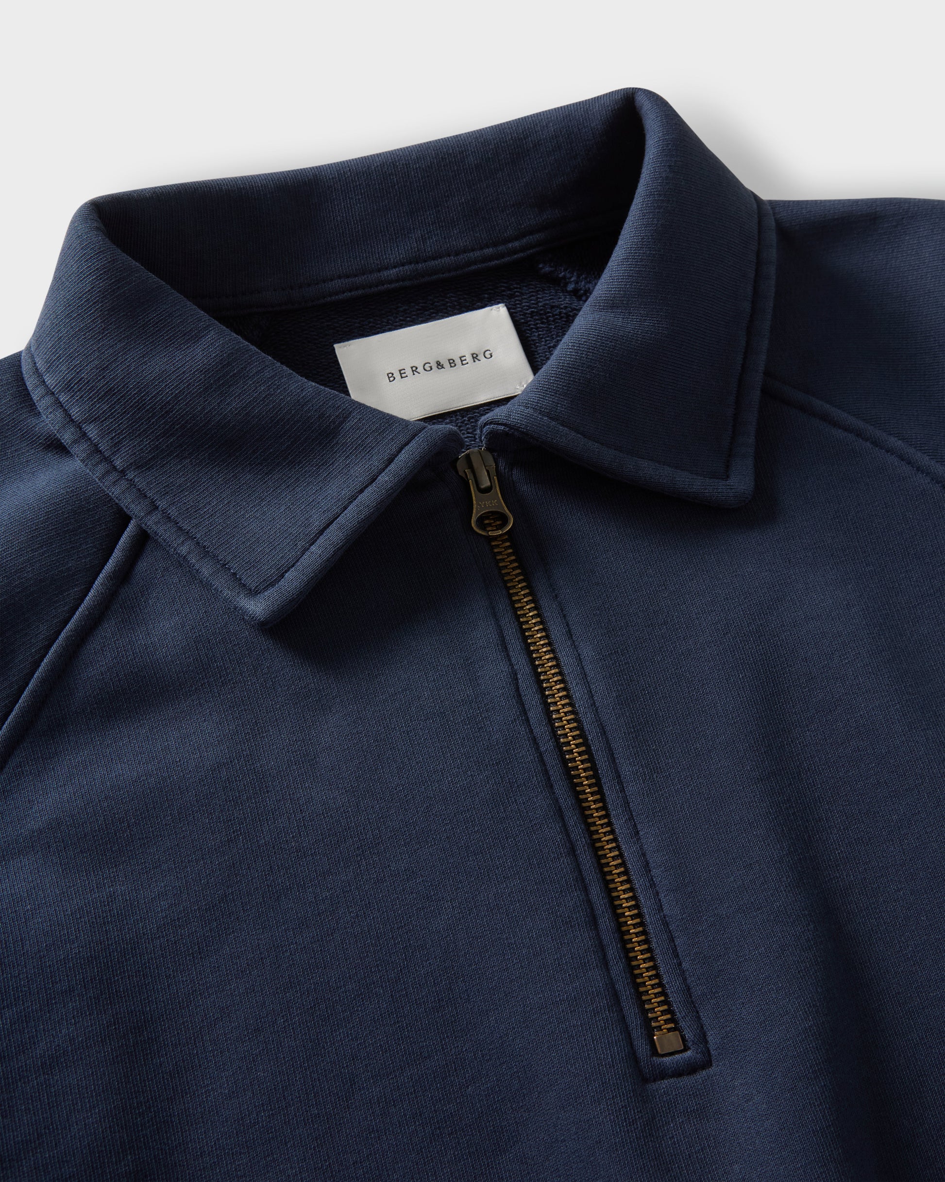 Truls Quarter Zip Raglan Sweatshirt - Navy Berg & Berg