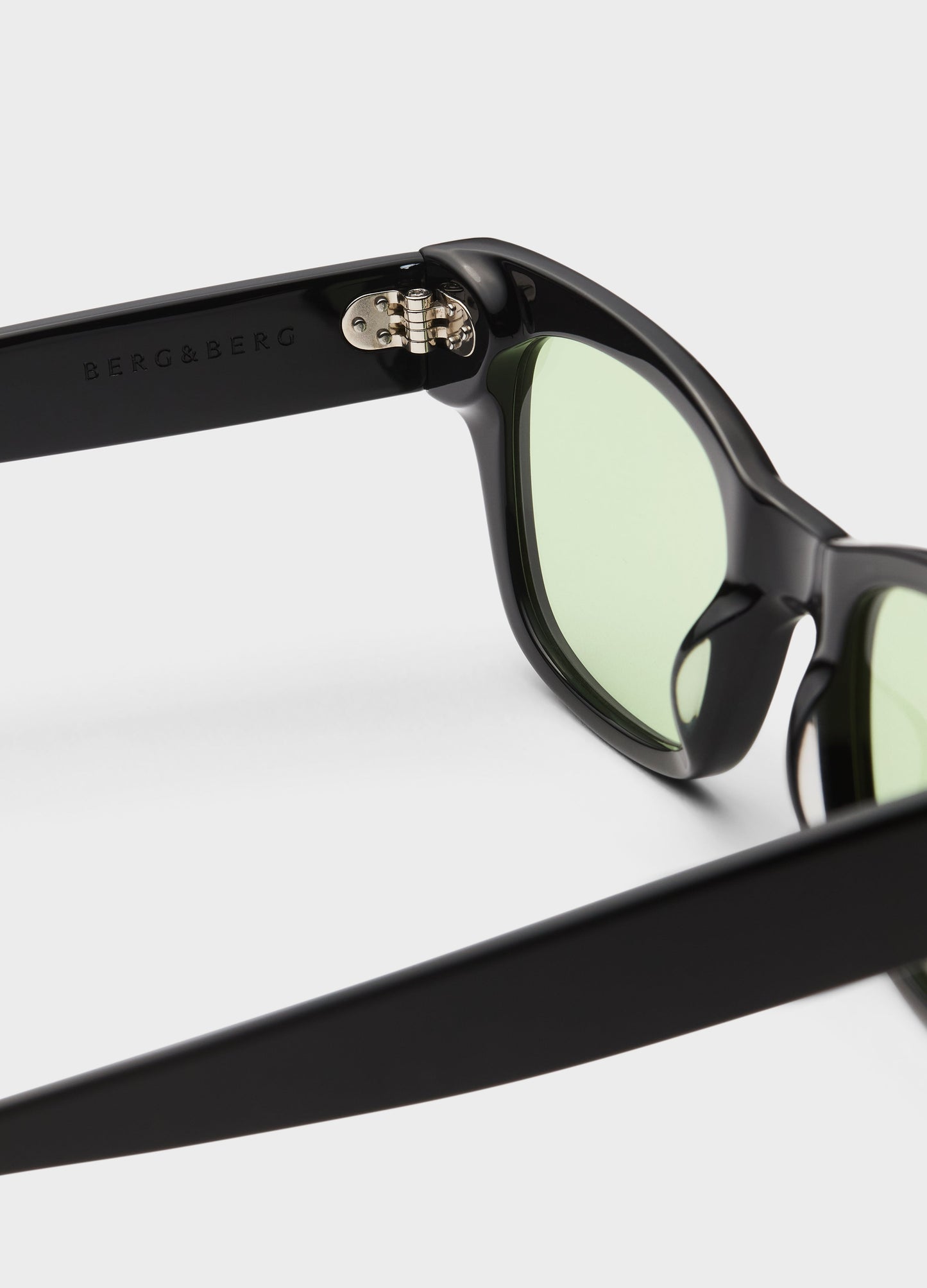 Gustav Sunglasses - Black/Green Lenses bergbergstore