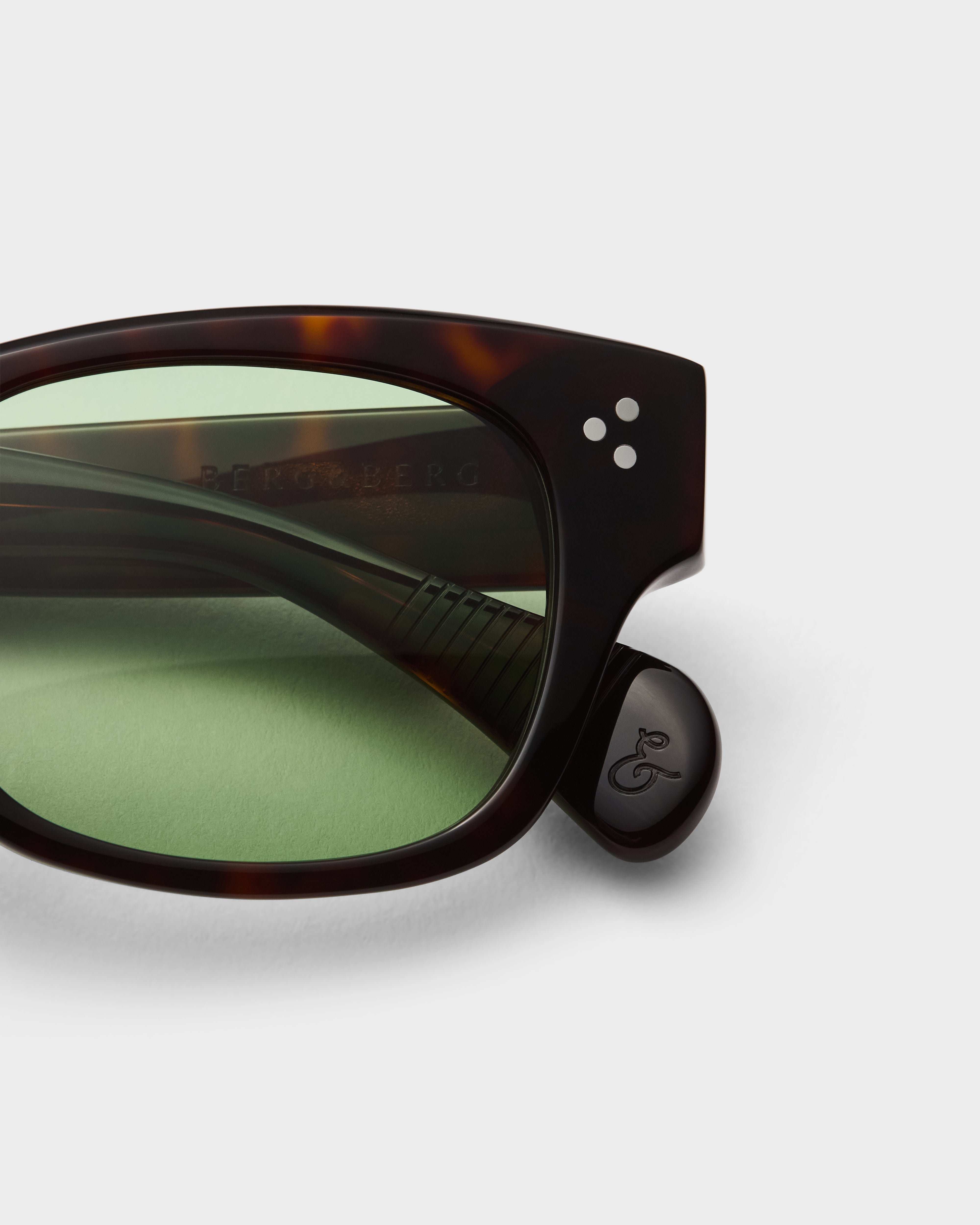 Gustav Sunglasses - Dark Brown Tortoise/Green Lenses bergbergstore